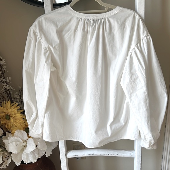 NWT Banana Republic White Long Sleeve Poet Top.  Size XS - Picture 2 of 4